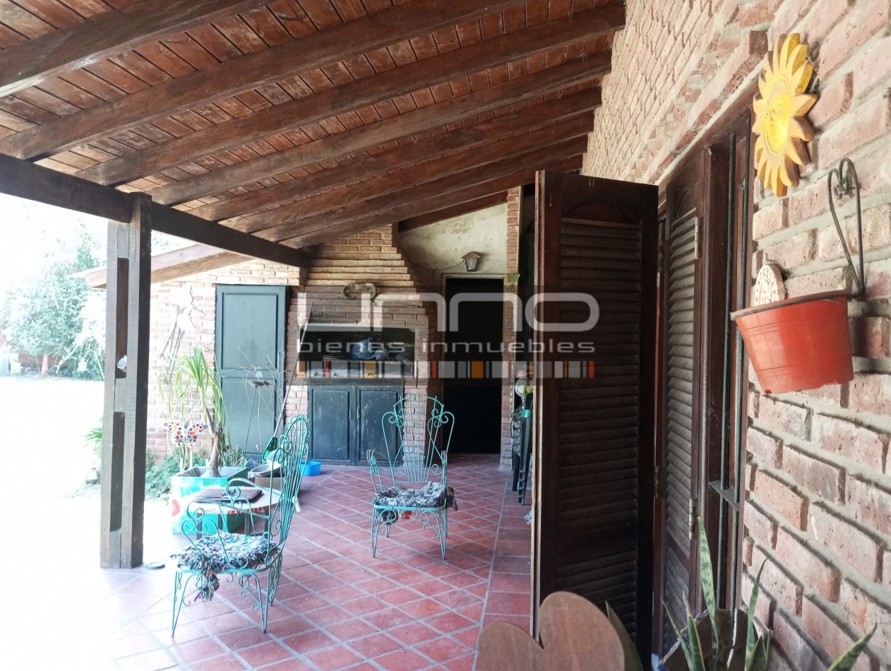 Casa en Funes con jardin y piscina - 4 dormitorios