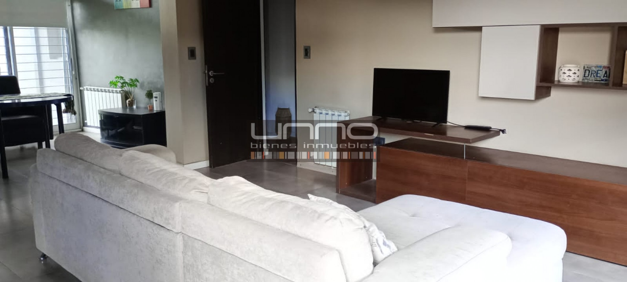 Casa desarrollada en planta baja - 3 dormitorios - Piscina