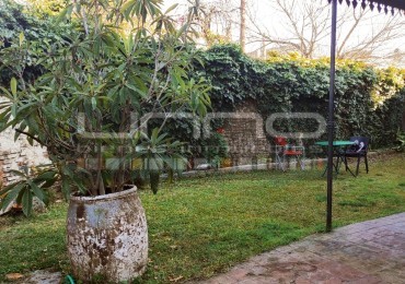 Casa de 2 plantas - Amplio Jardín - Zona Portal Rosario