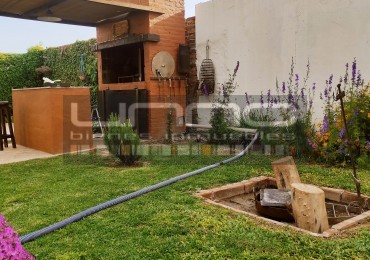 Amplia casa Funes City